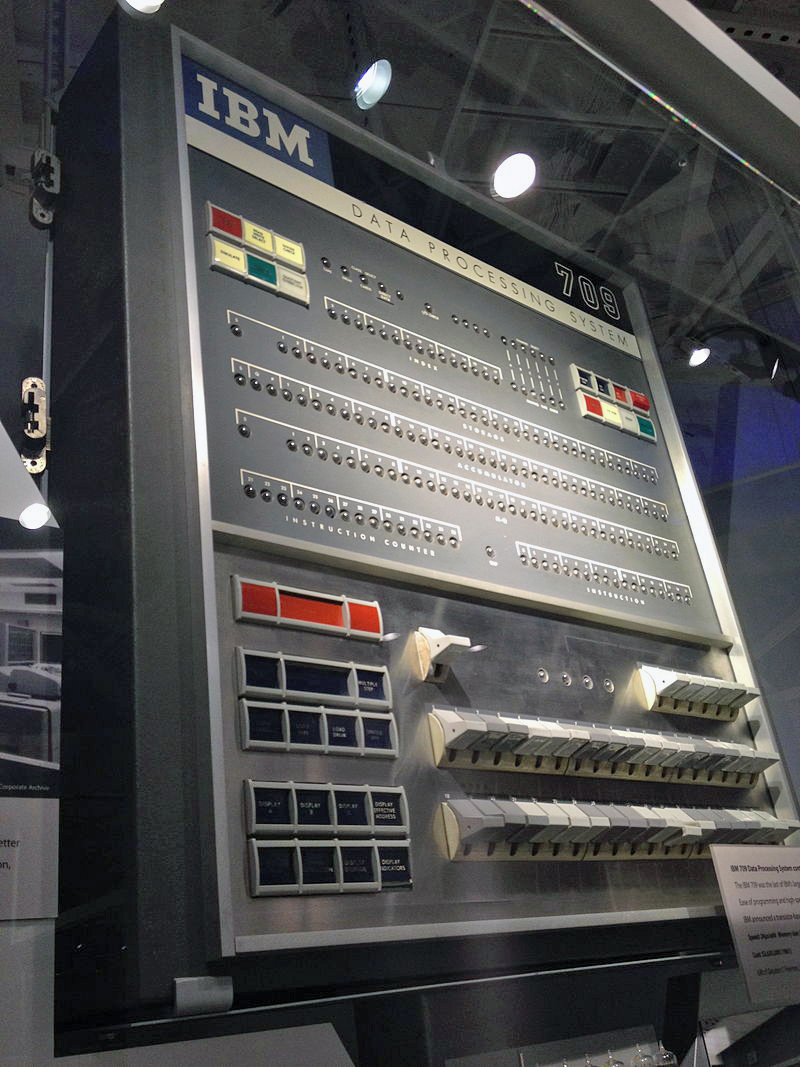 IBM_709_front_panel_at_CHM.agr