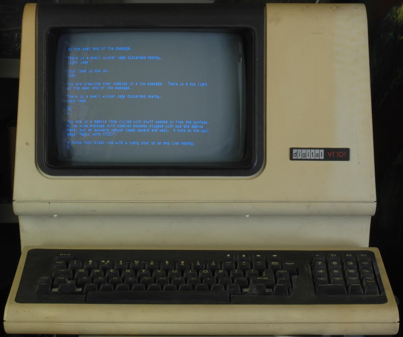 DEC_VT101_terminal_9b0abffa-s