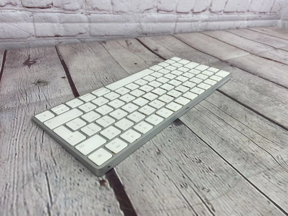 apple-magic-keyboard-1644-2