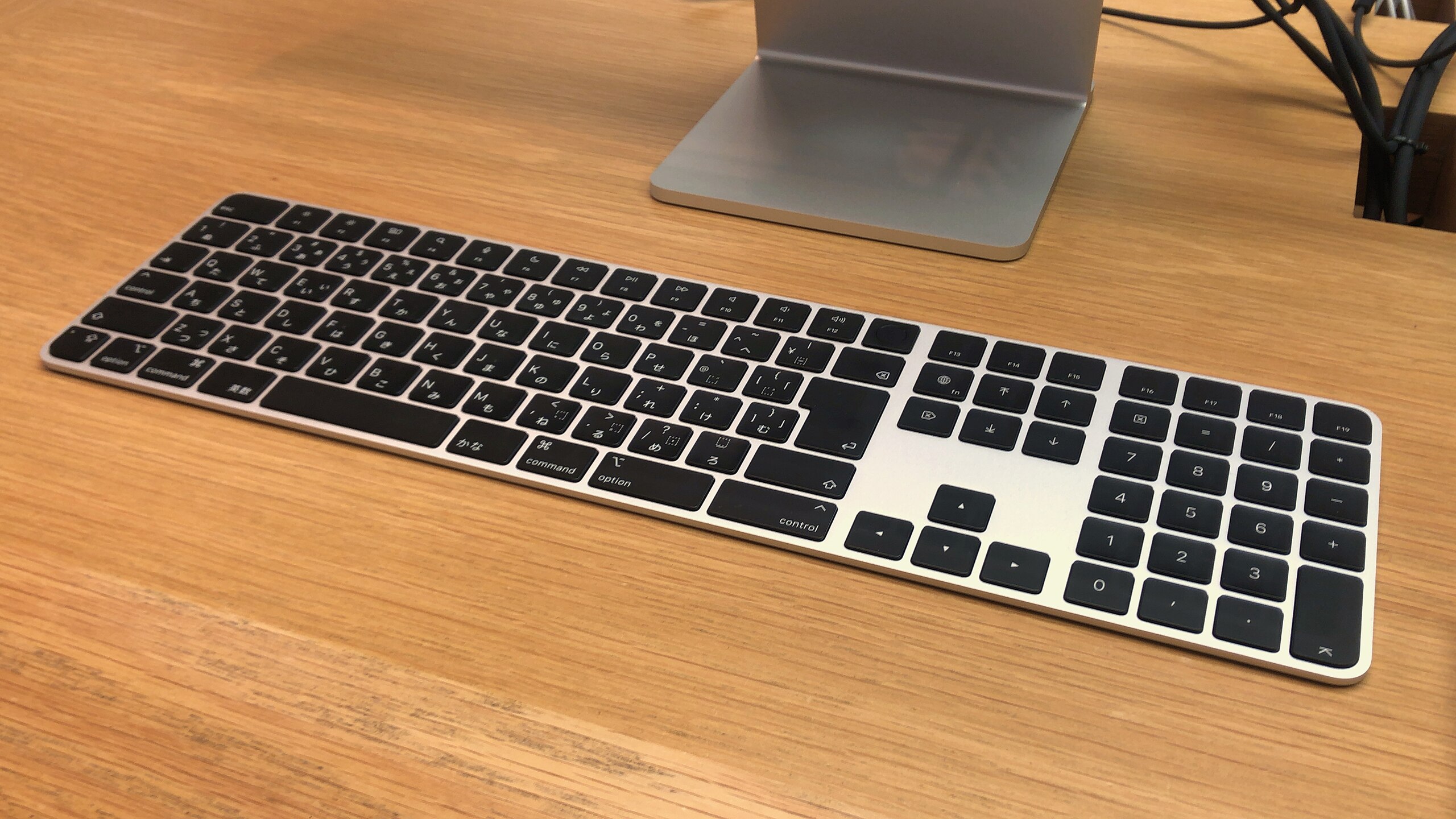 apple-magic-keyboard-2449
